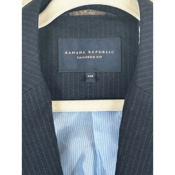 Banana Republic Tailored Fit Navy Blue Pinstripe Sport Coat Suit Jacket Size 44R - Picture 3 of 9